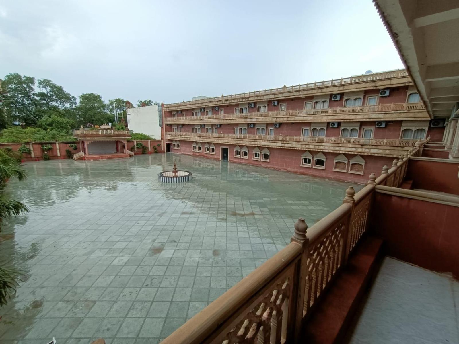 Hotel Rajwada Palace Orchha Exterior foto