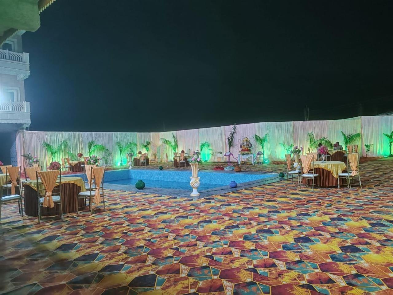 Hotel Rajwada Palace Orchha Exterior foto
