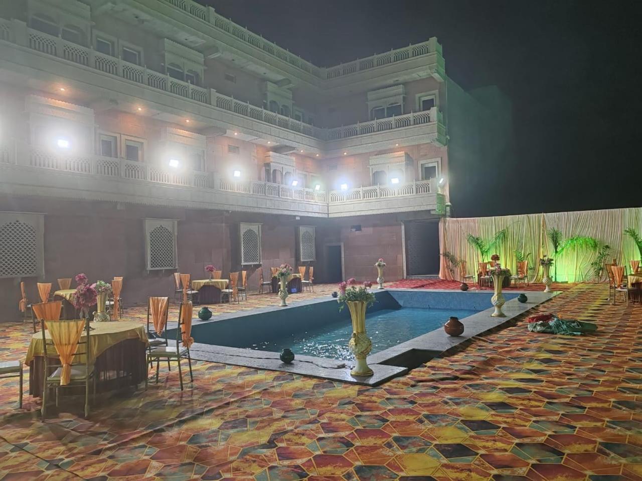 Hotel Rajwada Palace Orchha Exterior foto